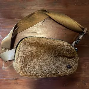 Sherpa lululemon Fanny pack